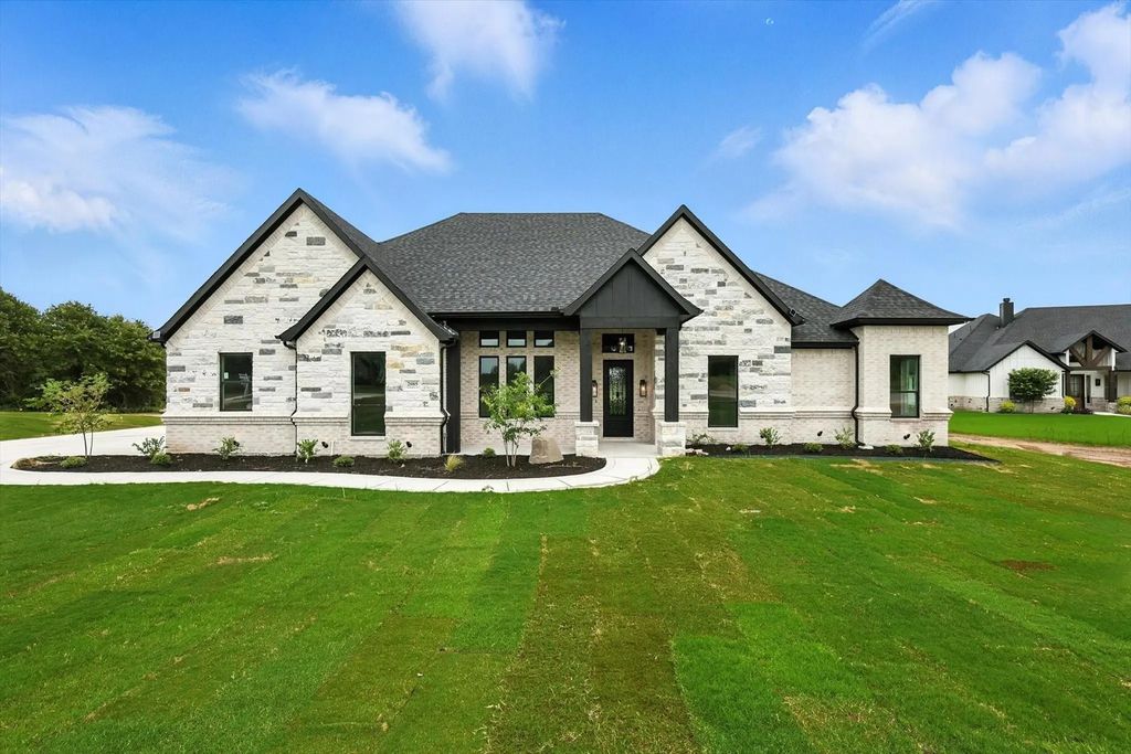 2085 Glenhollow Drive, Weatherford