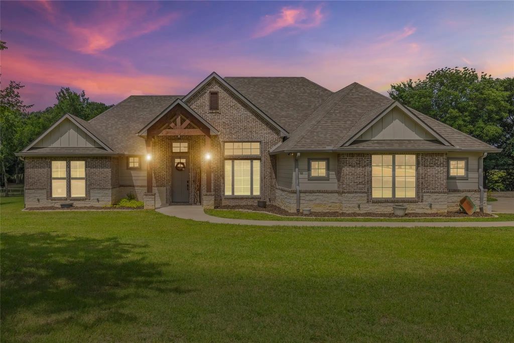 3917 County Road 3323, Greenville