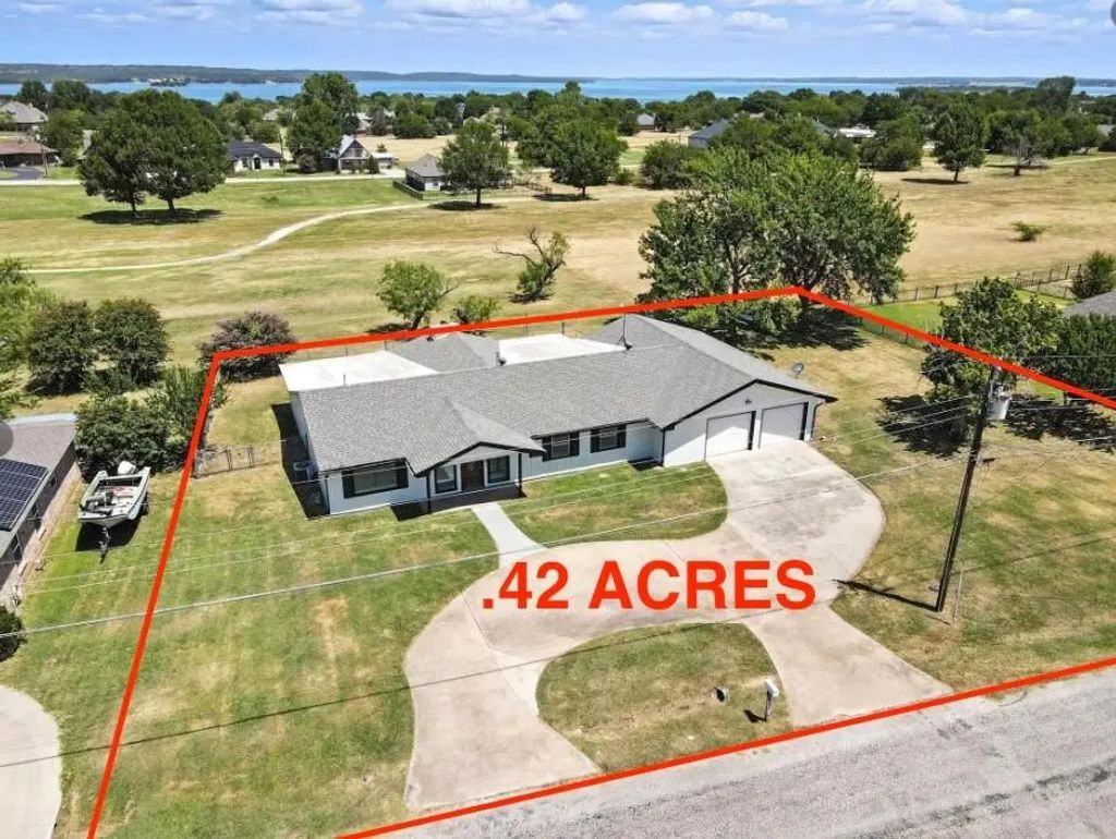 236 Half Moon Way, Runaway Bay