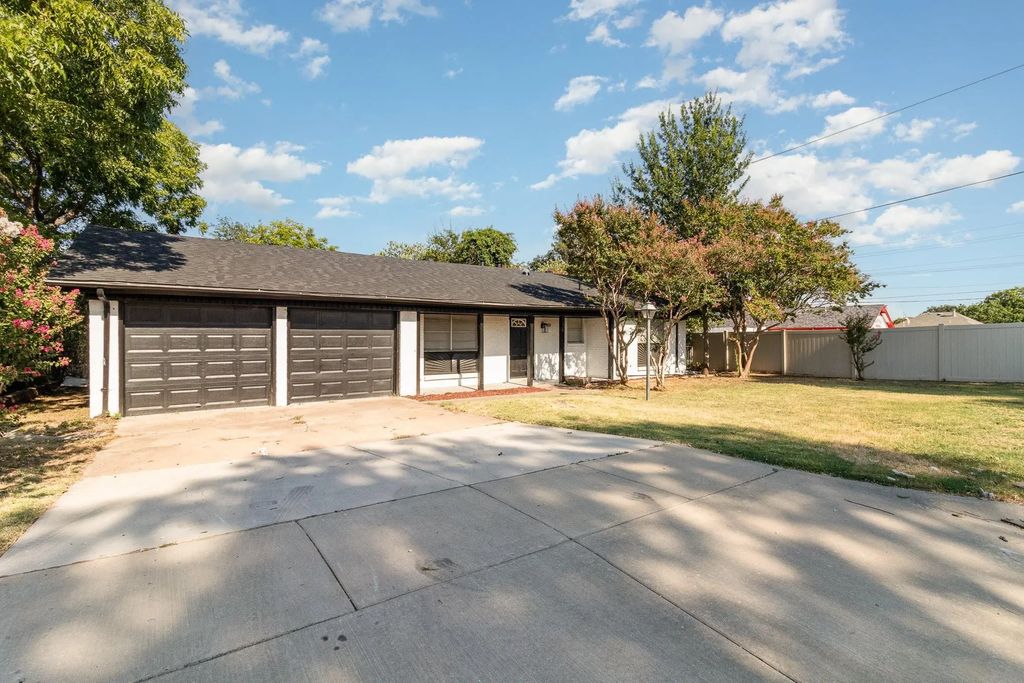808 Gregory Avenue, Bedford