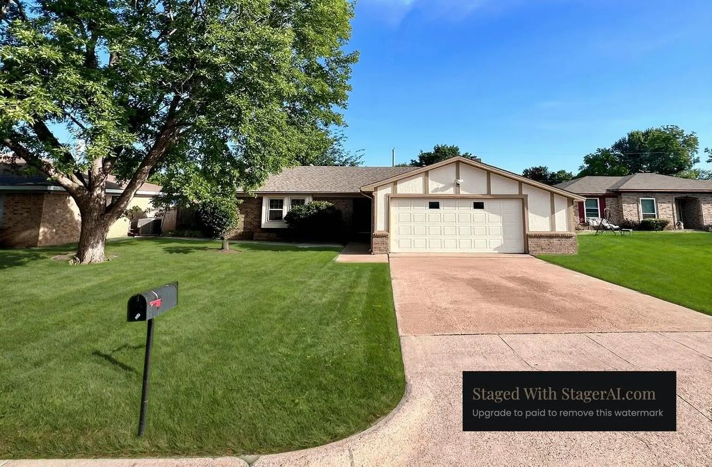 1612 Prince Court, Benbrook