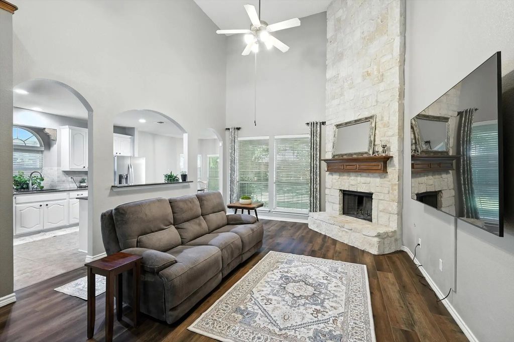 11933 Summerwind Drive, Fort Worth