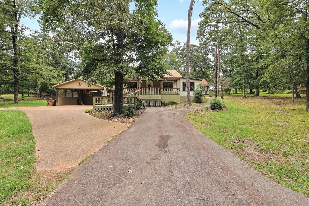194 Oak Shadows Cove, Holly Lake Ranch