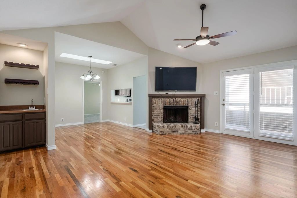 5200 Martel Avenue 37c, Dallas
