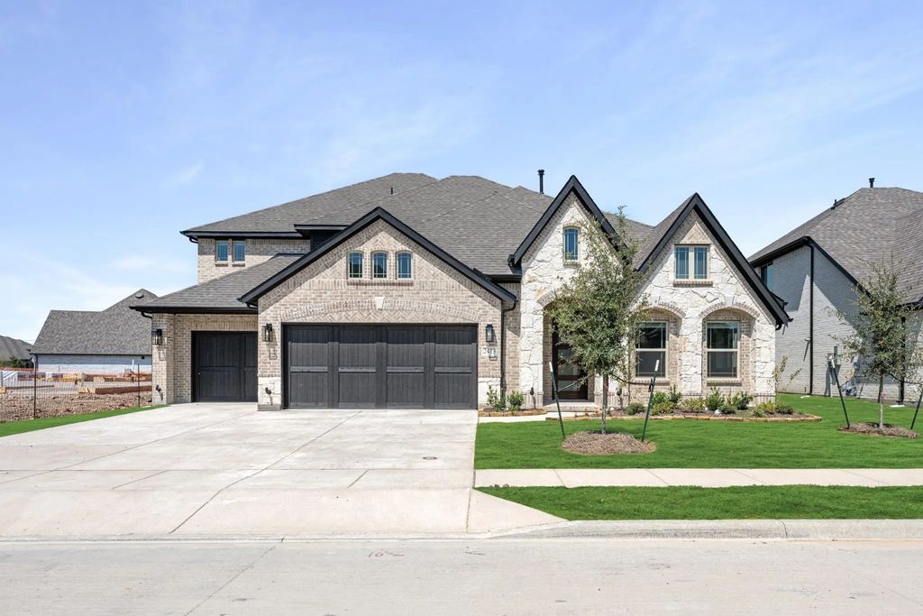 2413 Cornwall Lane, Forney