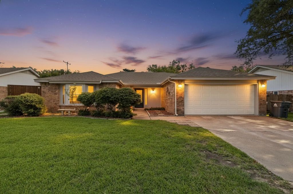 1402 Sonora Court, Arlington