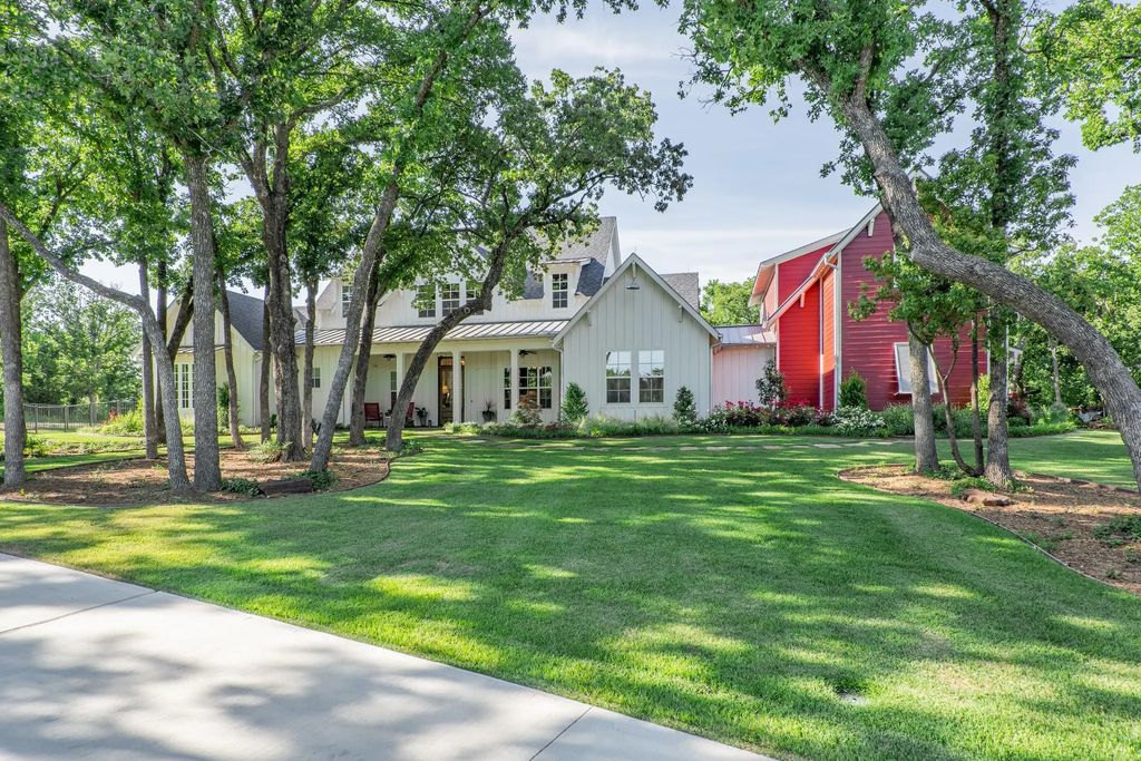 901 Thornridge Circle, Argyle