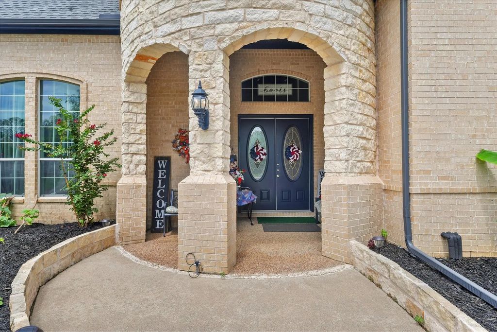 2216 Jefferson Trail, Denton