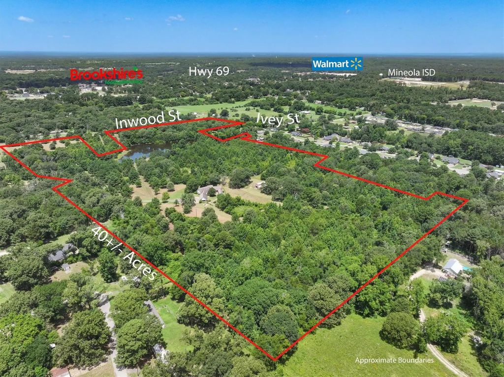 259 County Rd 2500, Mineola