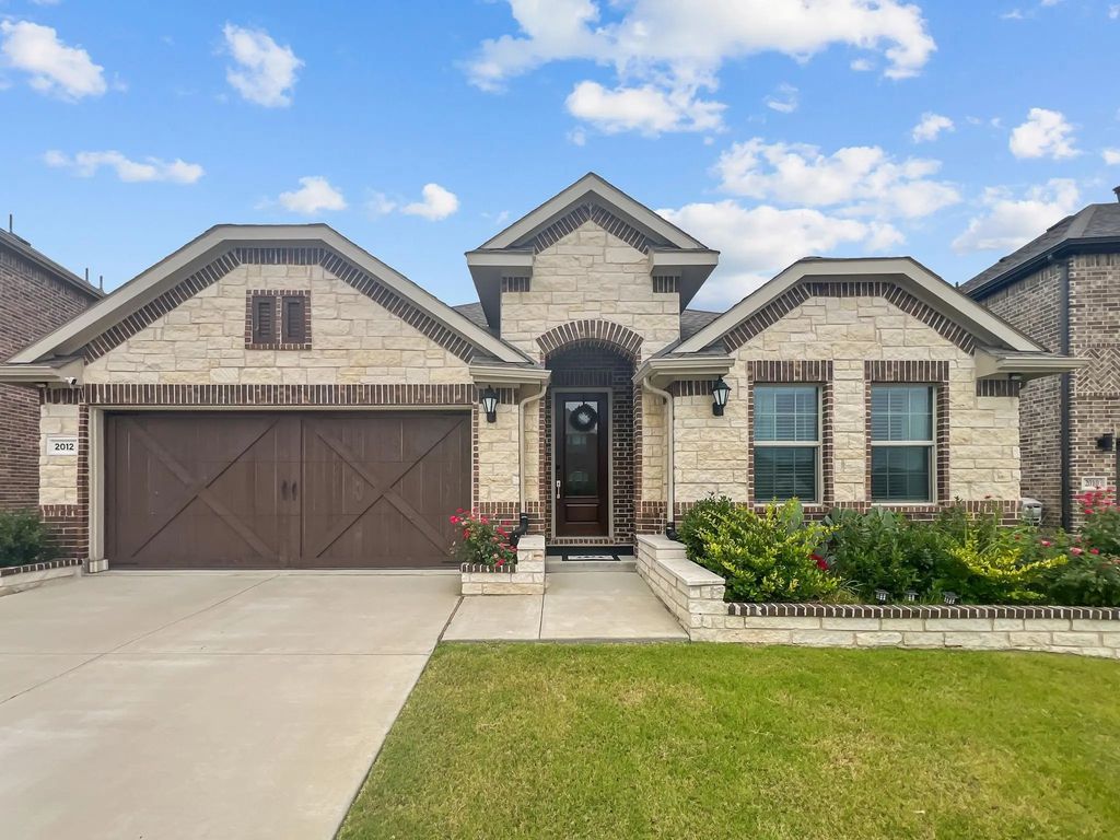 2012 Hollowcreek Trail, Lewisville