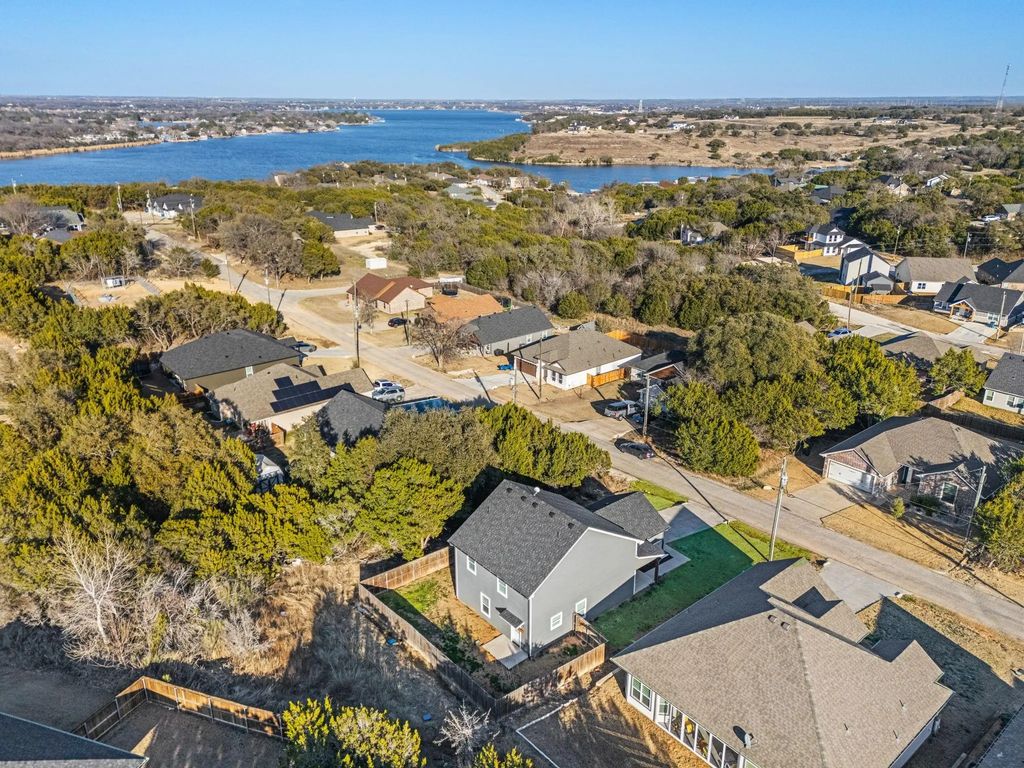 2710 San Gabriel Drive, Granbury