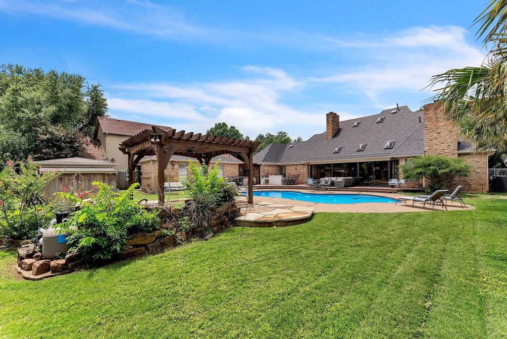 6 Heritage Court, Grand Prairie