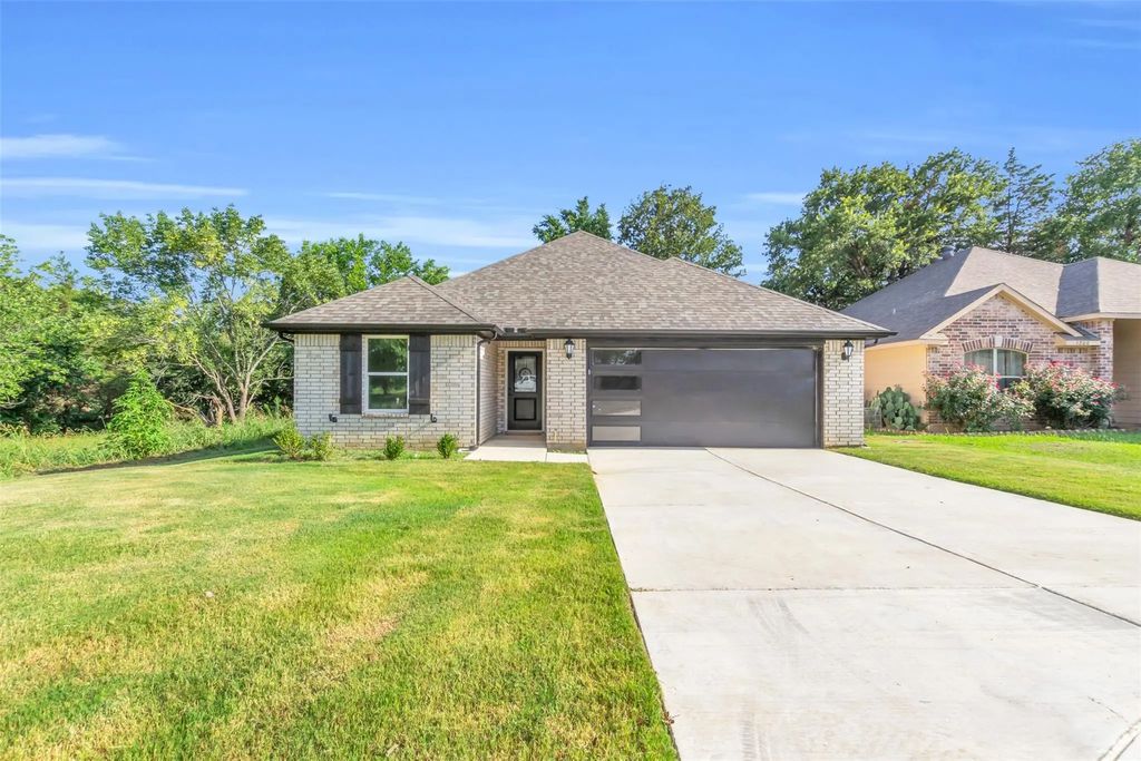 1130 Amsden Circle, Denison