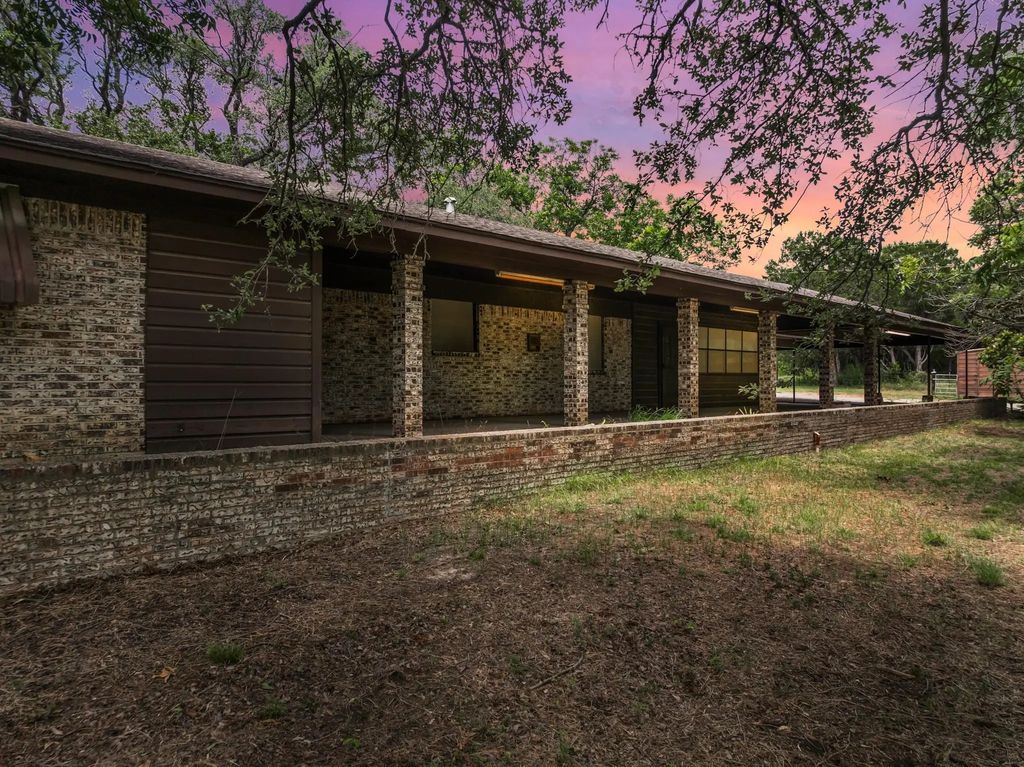 3885 Cr 107, Gatesville