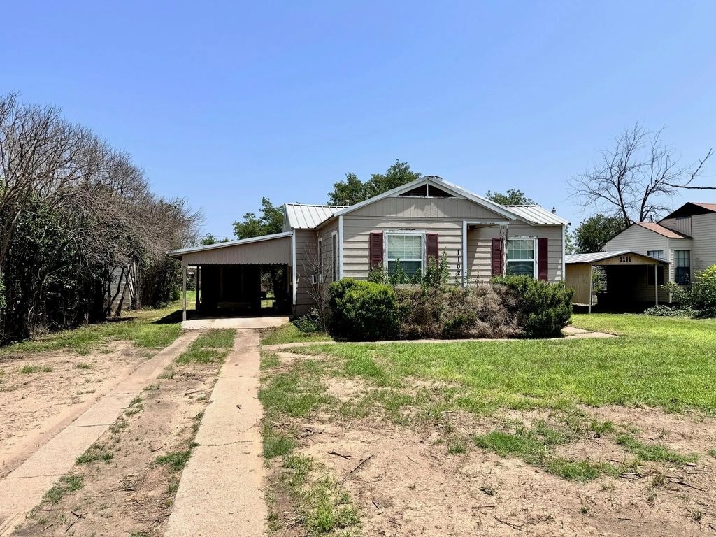 1102 Santa Clara Drive, Brownwood