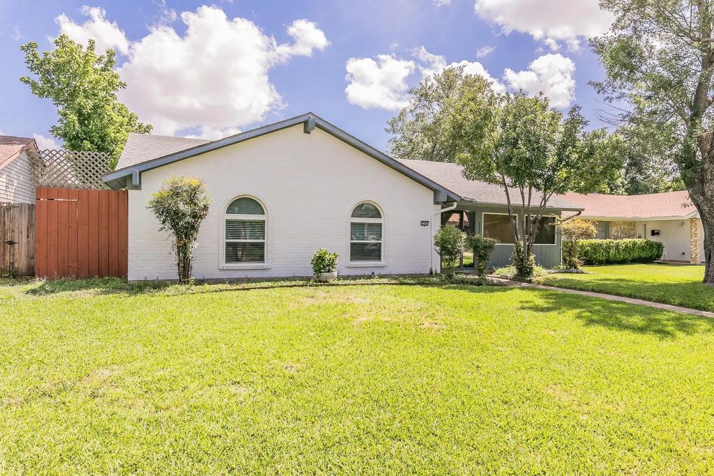 2302 Richwood Drive, Garland