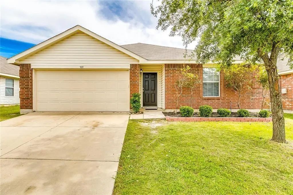 909 Poncho Lane, Fort Worth