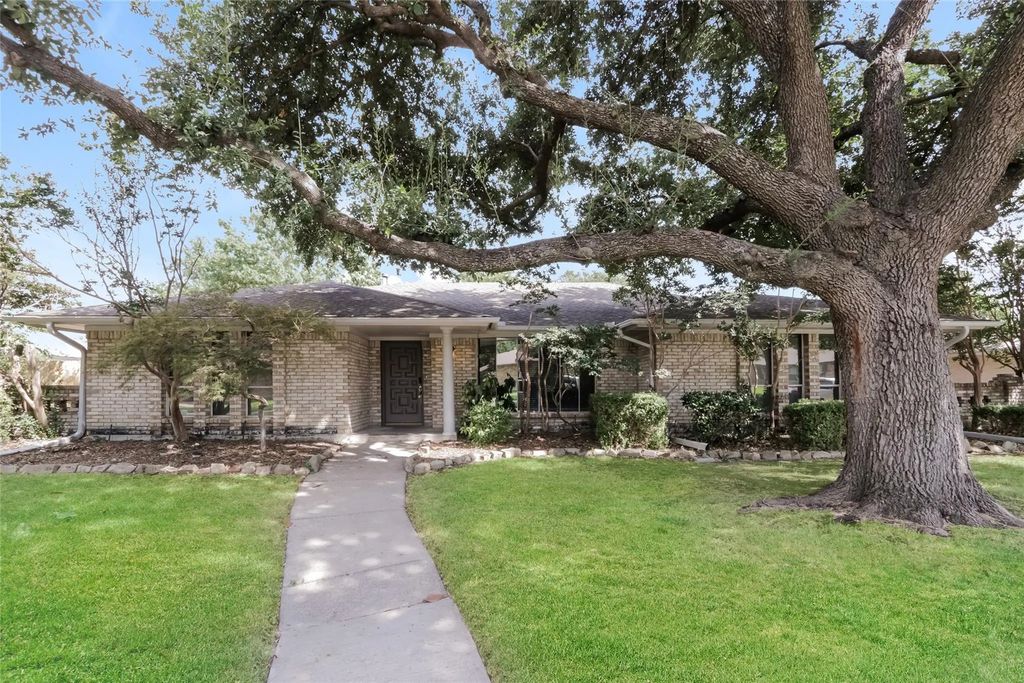 1608 Cloister Way, Plano