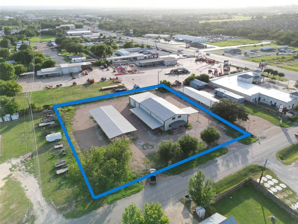 202 Daisy Drive, Granbury