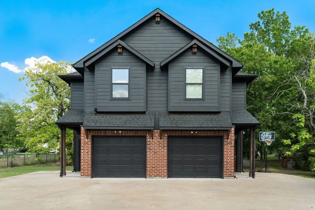 109 N James Street, Quinlan