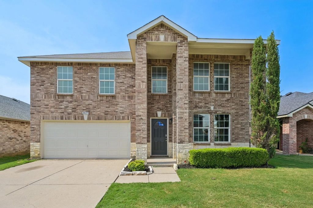 2825 Desert Drive, Denton