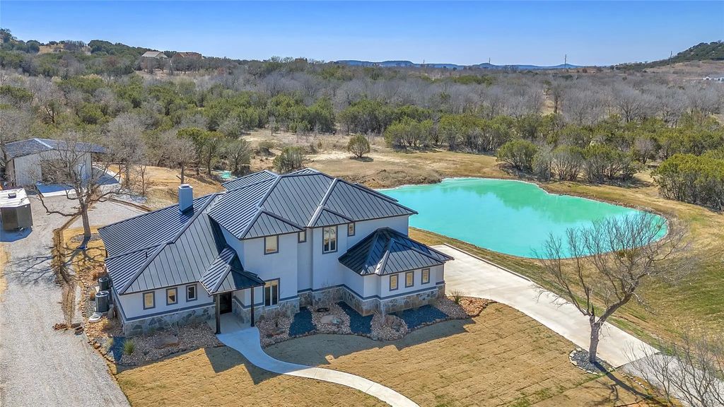 1048 Mountain Bluebird Court, Graford