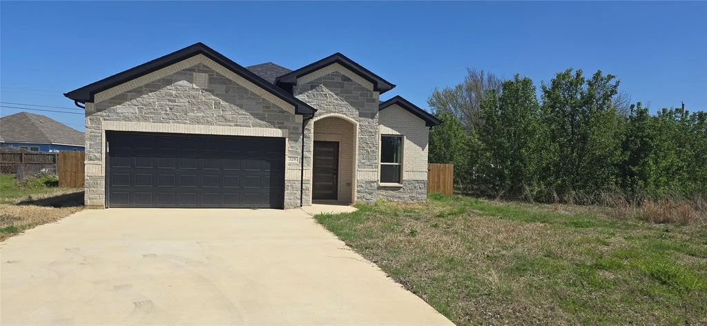 228 Backlash Drive, Gun Barrel City