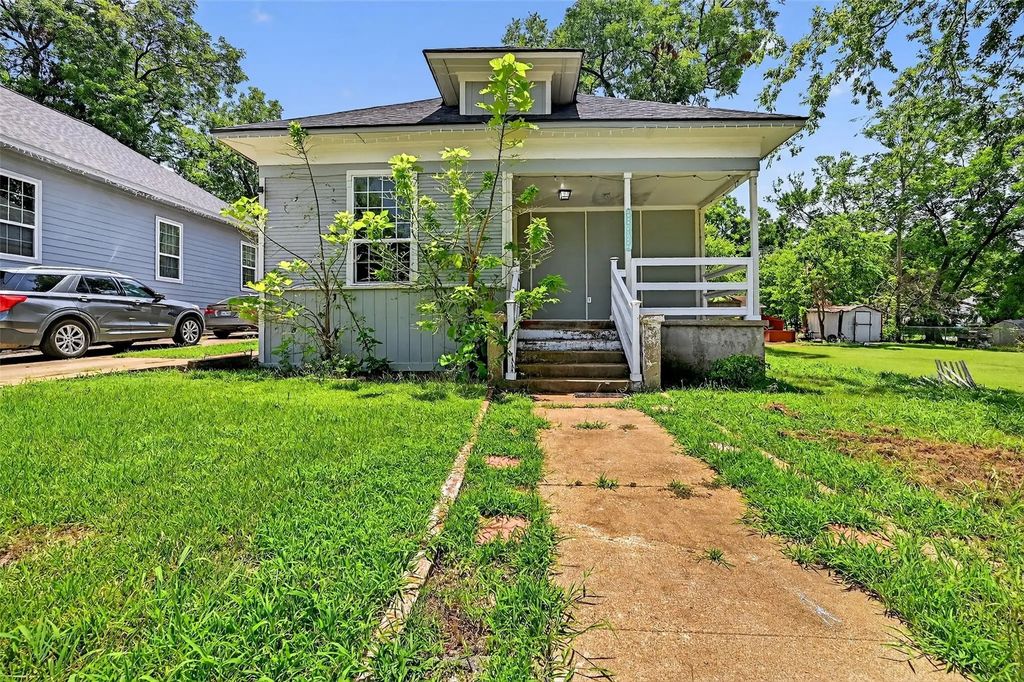 110 E Munson Street, Denison