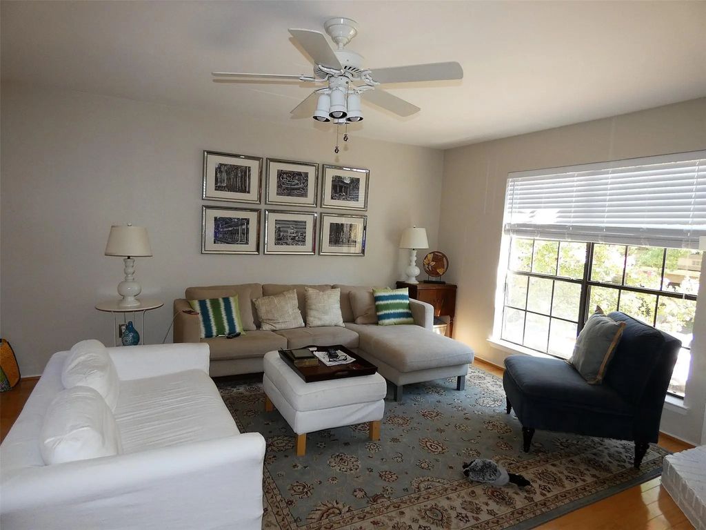 7640 W Greenway Boulevard 2d, Dallas