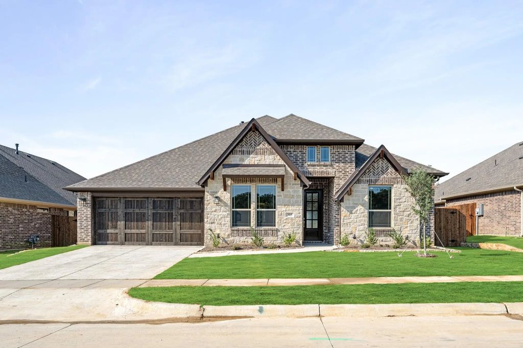 305 Aurora Hills Trail, Burleson