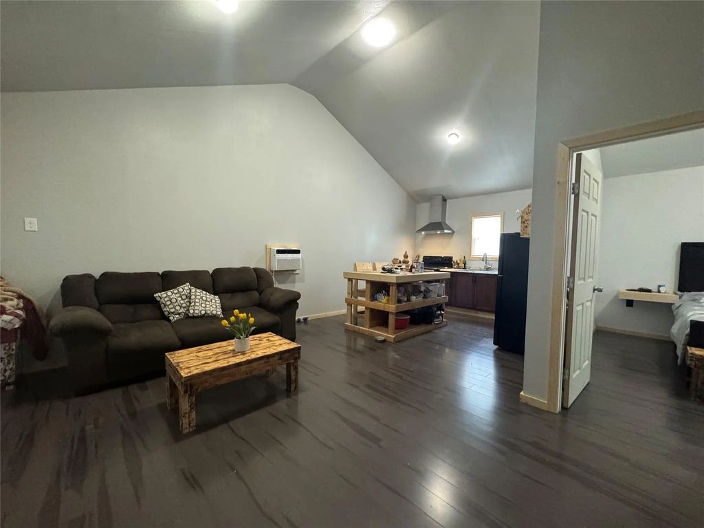 410 N Douglas Street, Mart