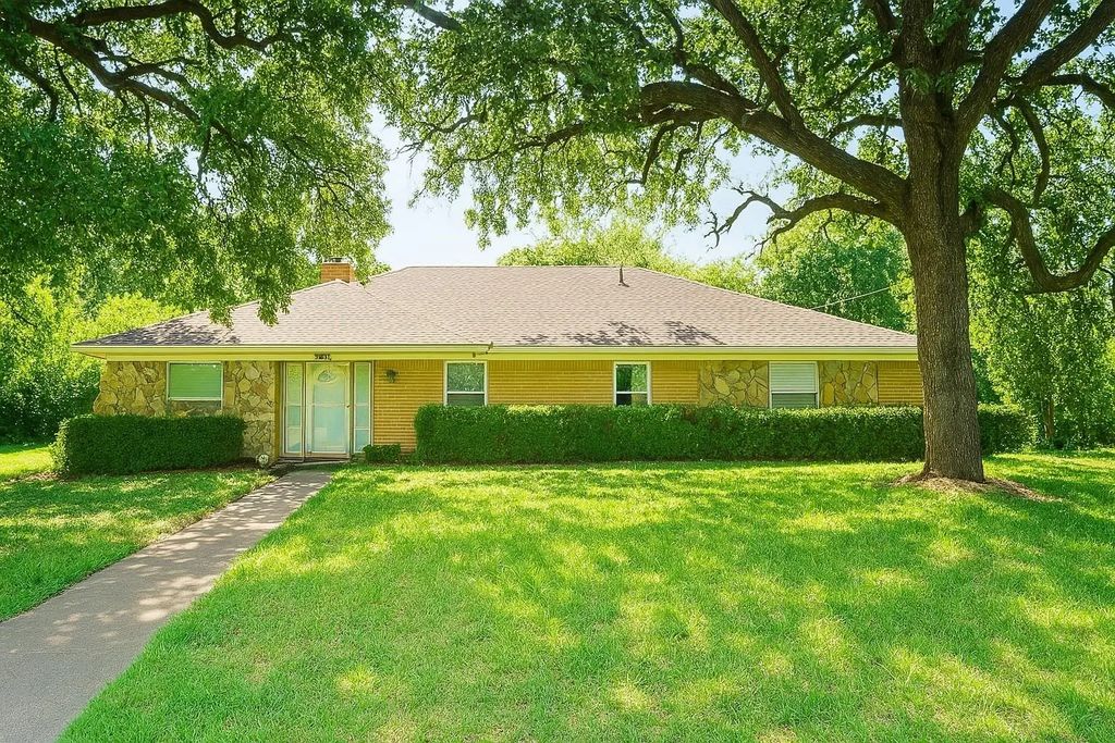 644 Caduceus Lane, Hurst