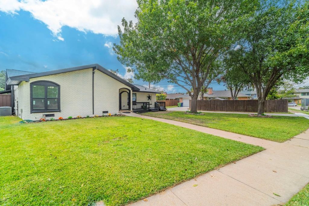 3901 Greensboro Circle, Garland