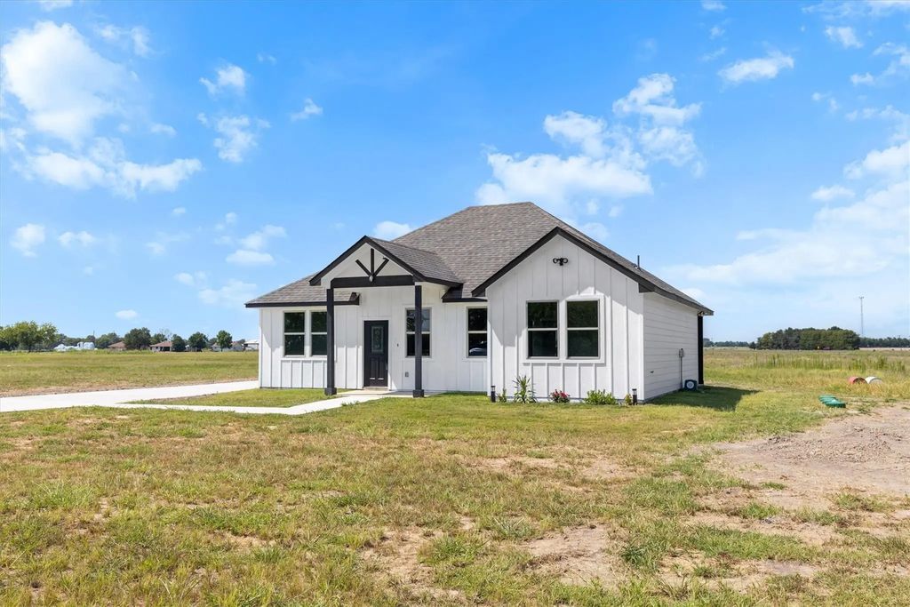 4802 County Road 4603, Commerce