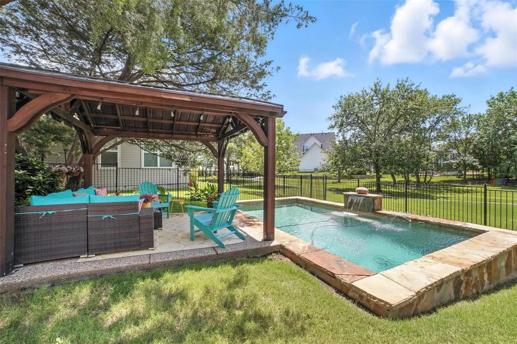 1026 Saint Charles Court, Rockwall