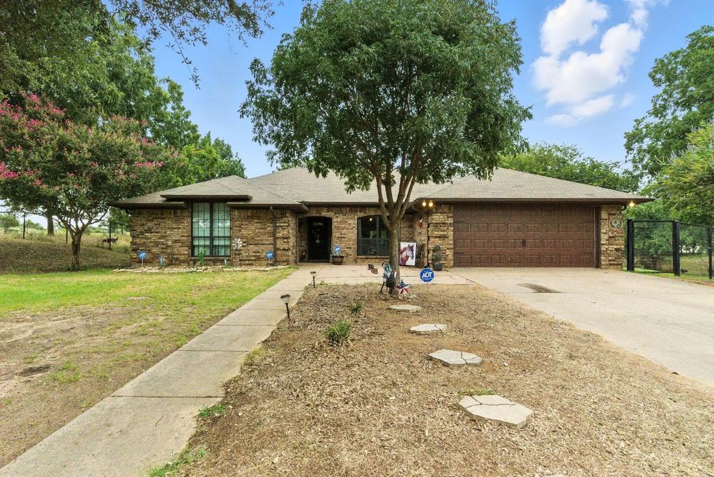 622 Harmony Circle, Weatherford