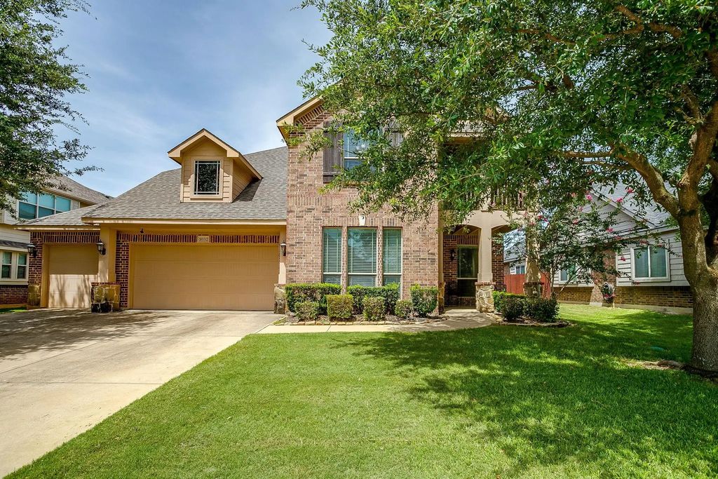 1032 Tara Drive, Burleson