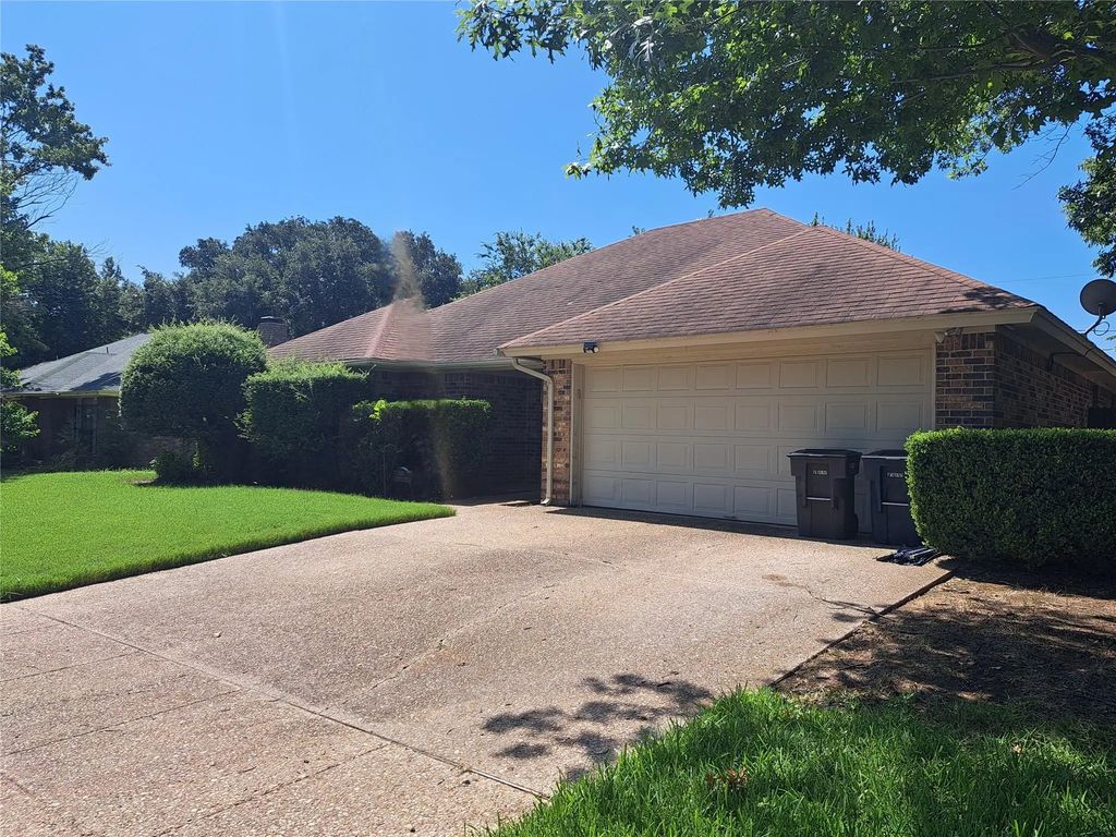 4505 Yellowleaf Drive, Fort Worth