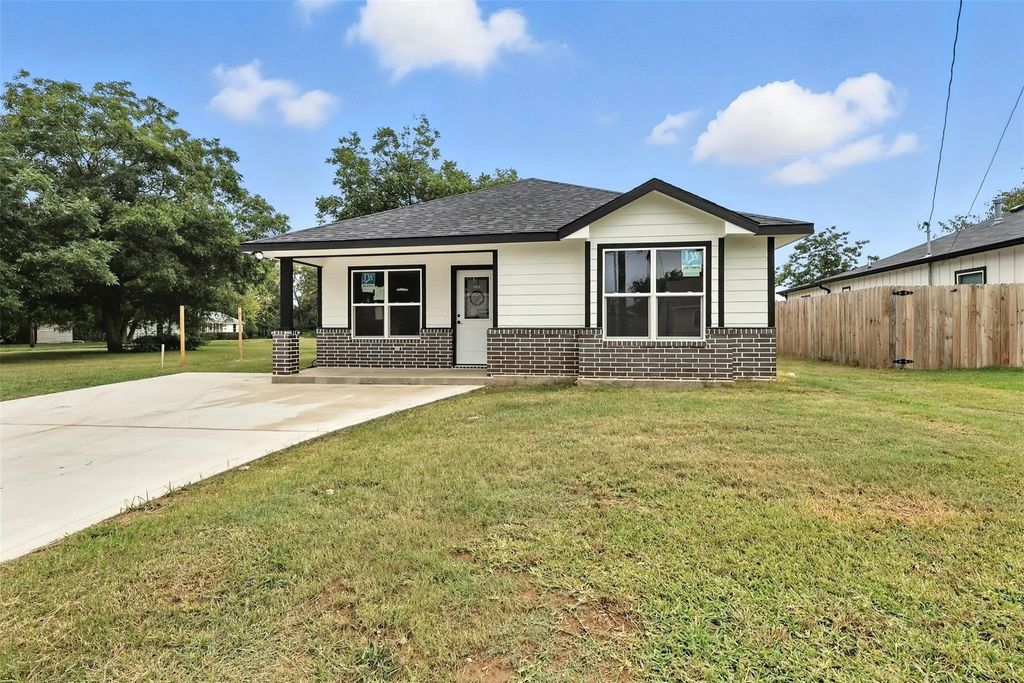 508 Woodlawn Street, Sulphur Springs