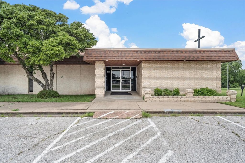 2801 Robinson Drive, Waco