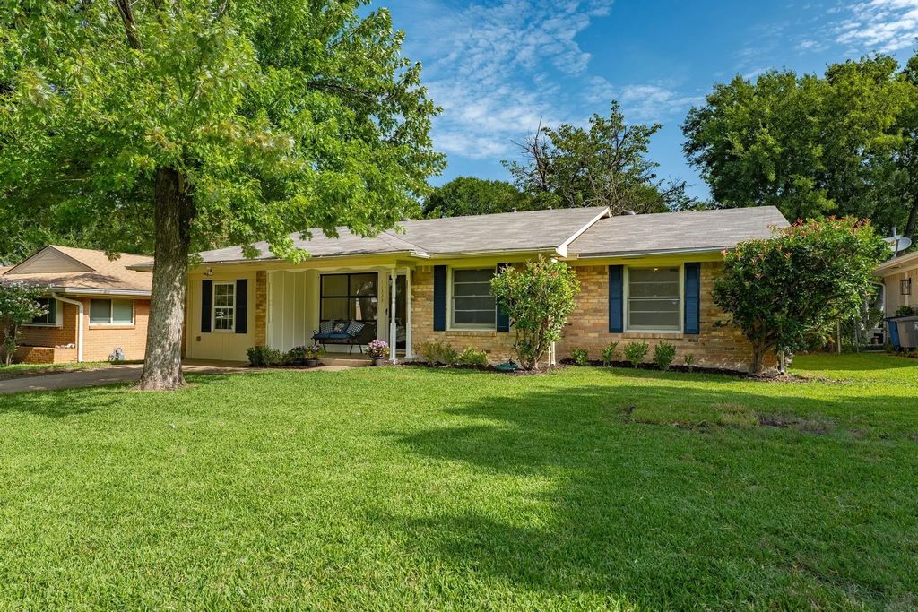 11323 Lanewood Circle, Dallas