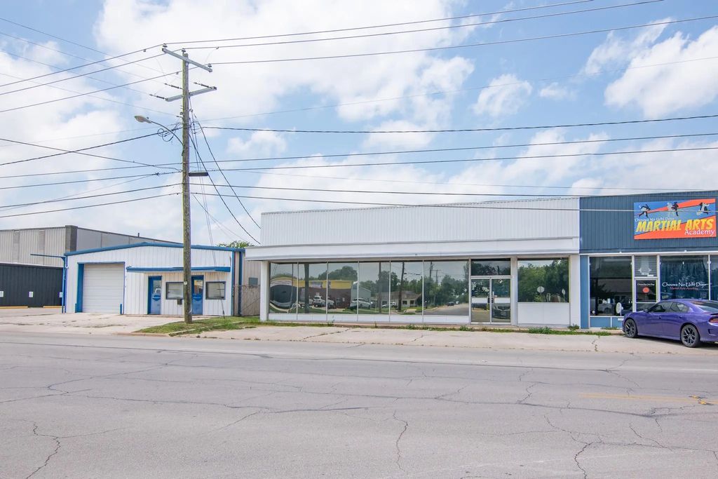 1609 Coggin Avenue, Brownwood