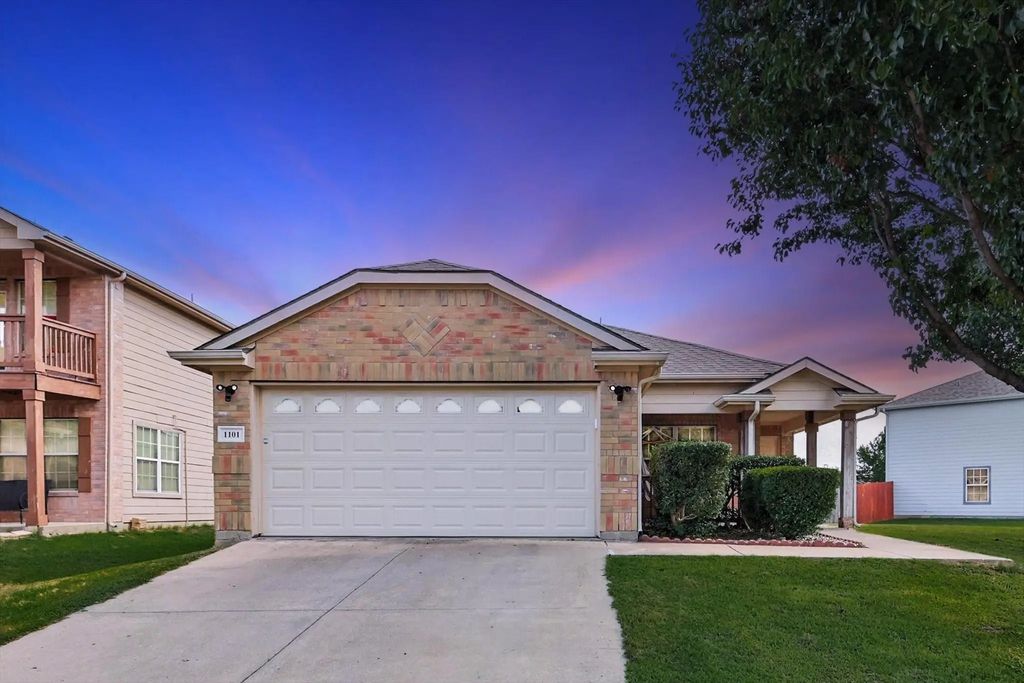 1101 Castle Top Drive, Fort Worth