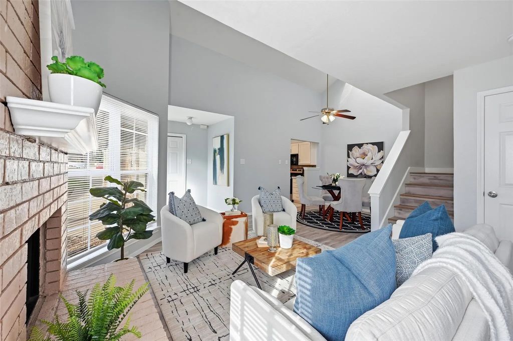 116 Main Place, Euless