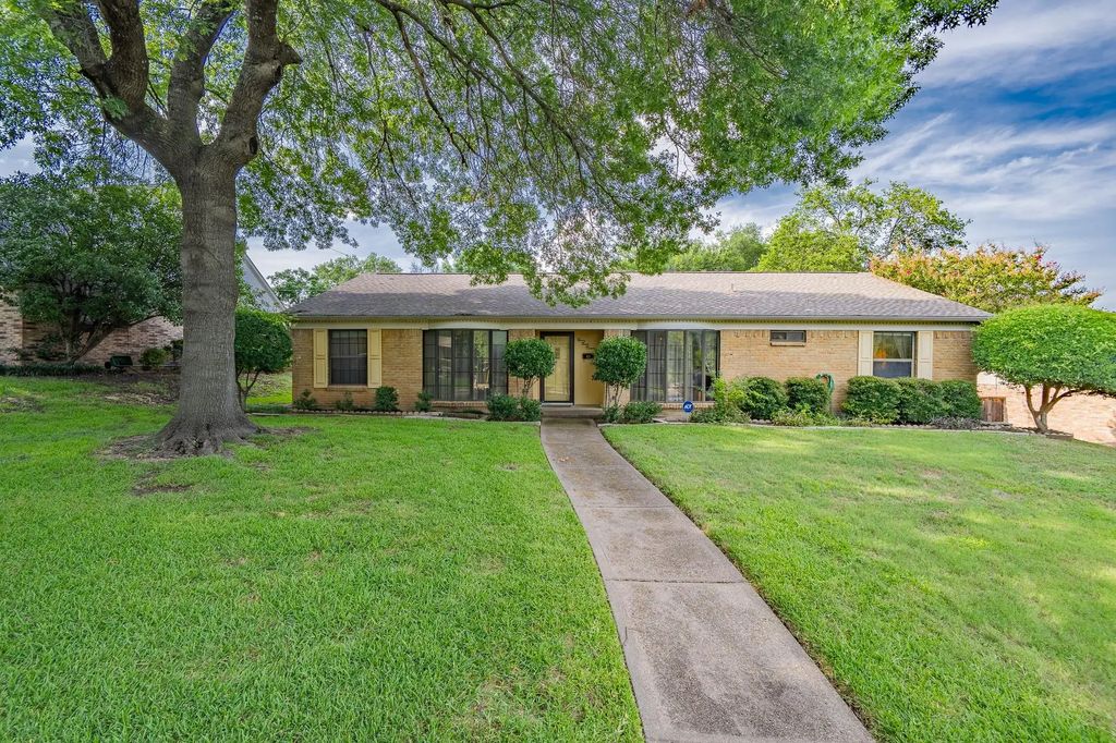 3325 Shady Hollow Lane, Dallas