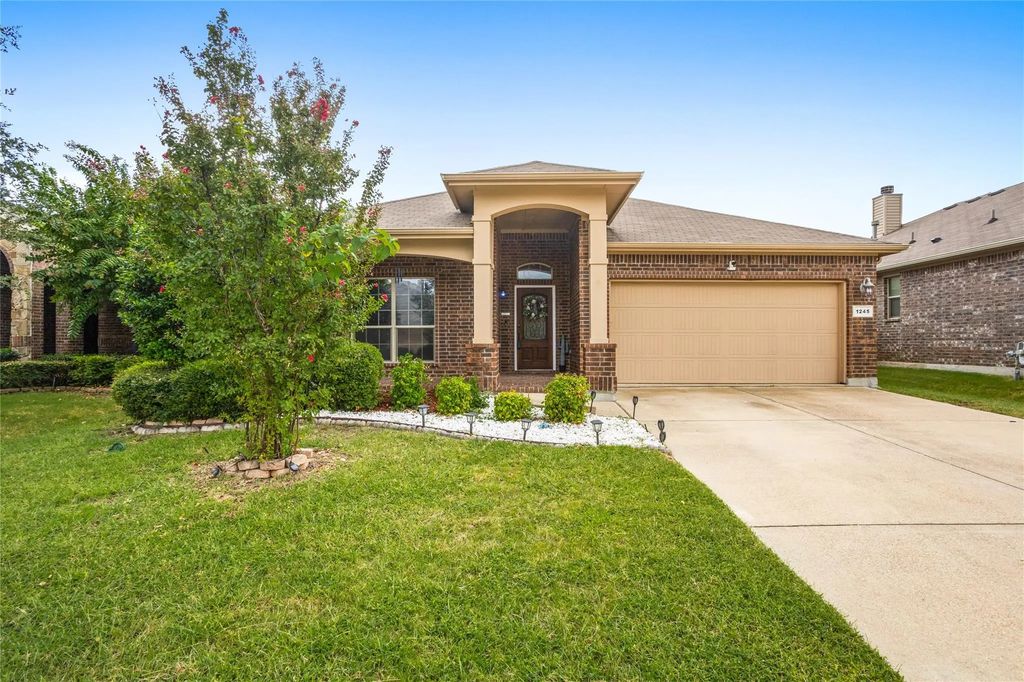 1245 Woodbine Cliff Drive, Fort Worth