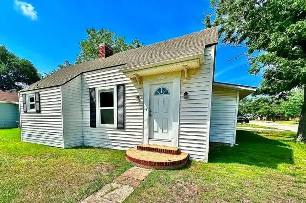 312 2nd Street, Cuero