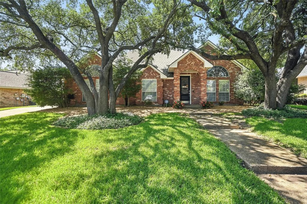 7605 Ramble Wood Trail, Fort Worth