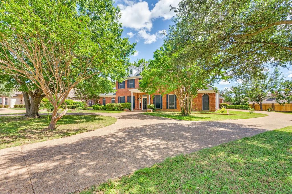 1309 Wedgewood Drive, Cleburne