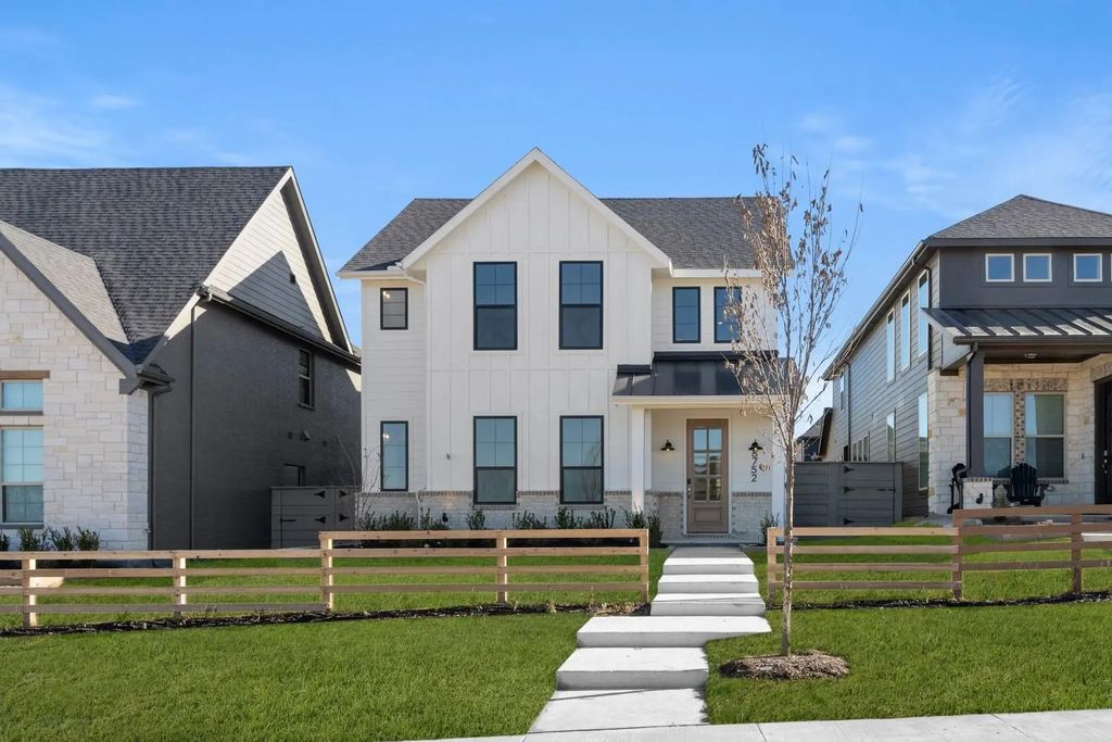 8752 Treeline, Justin